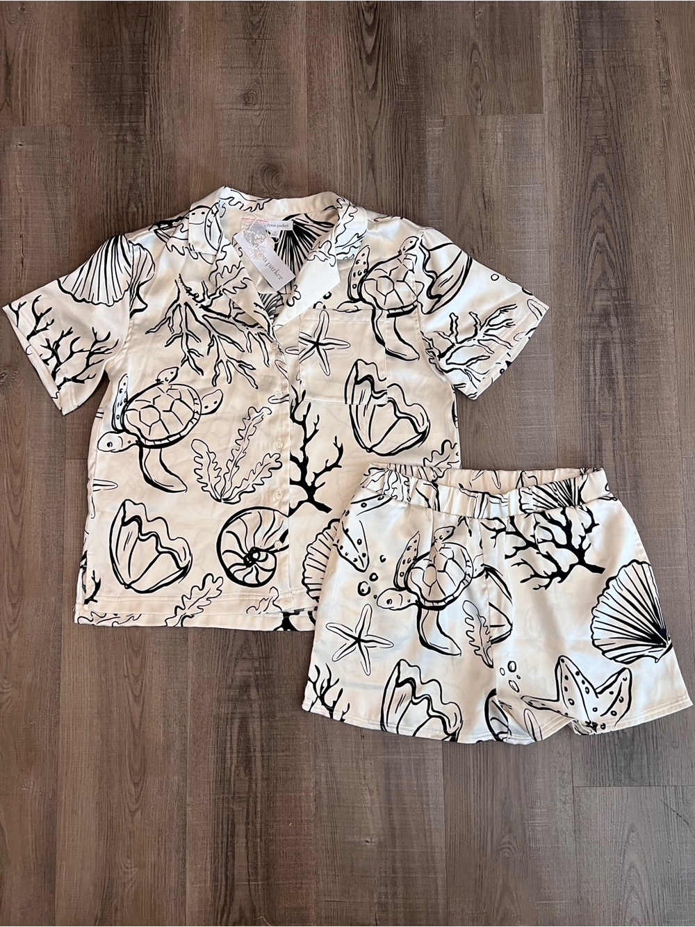 NWT Adyson Parker Beach Themed Silky Pajamas